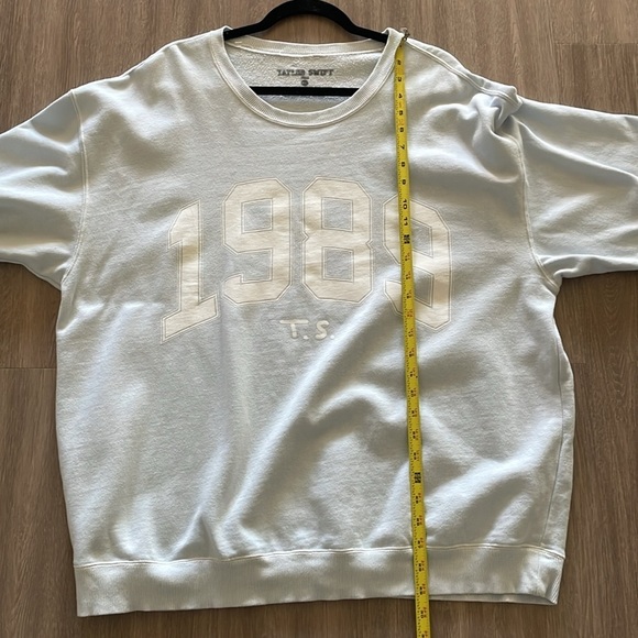 Taylor Swift Women’s Crew Neck Sweatshirt May 2022 Size 2X Loungewear Festival - Picture 12 of 13